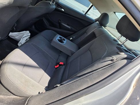 Used 2018 Chevrolet Cruze LT w/ Convenience Package FWD image 7