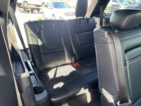 Used 2025 Ford Explorer ST-Line w/ ST-Line Street Pack AWD/4WD image 42