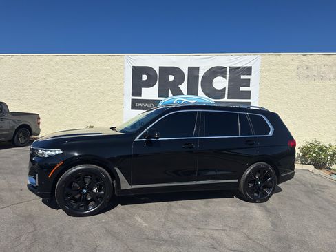 Used 2022 BMW X7 xDrive40i w/ Cold Weather Package AWD/4WD image 2