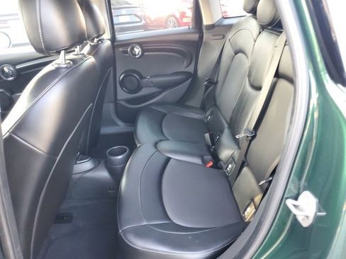 Used 2018 MINI Cooper 4-Door Hardtop image 9