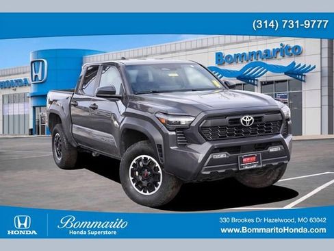 Used 2024 Toyota Tacoma TRD Off-Road image 1