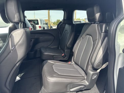 New 2026 Chrysler Voyager LX image 12