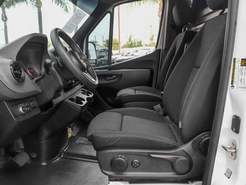 Used 2023 Mercedes-Benz Sprinter 144 Cargo image 17