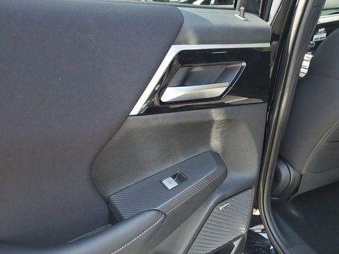 New 2026 Mitsubishi Outlander ES FWD image 11