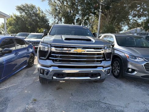 Used 2025 Chevrolet Silverado 2500 LTZ w/ LTZ Premium Package AWD/4WD image 2