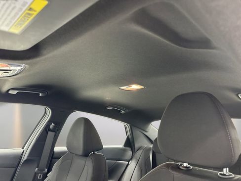 Certified 2025 Hyundai Elantra Sport FWD image 8