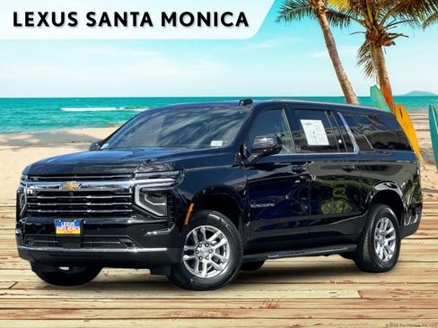 Used 2026 Chevrolet Suburban LT w/ Comfort Package RWD image 1