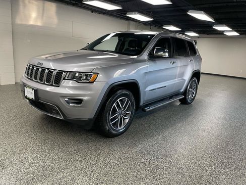 Used 2021 Jeep Grand Cherokee Limited AWD/4WD image 9