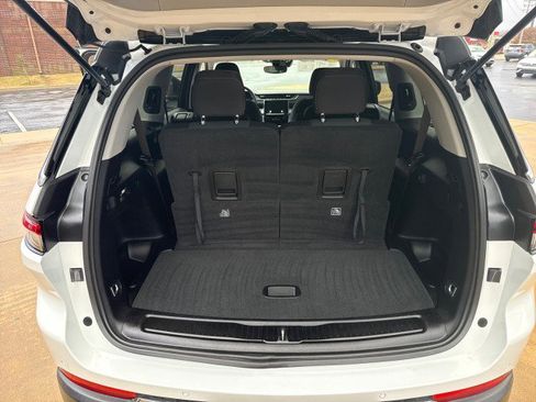 Used 2023 Jeep Grand Cherokee L Laredo image 10