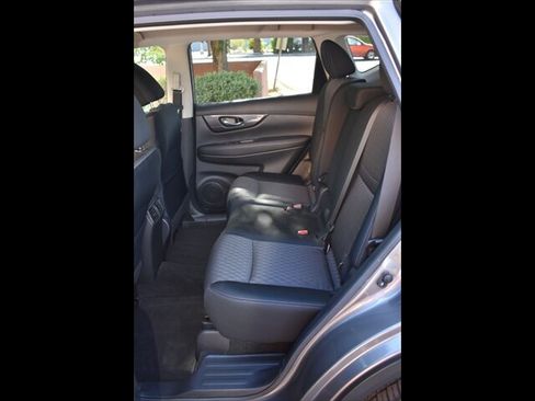 Used 2020 Nissan Rogue SV w/ Premium Package FWD image 21