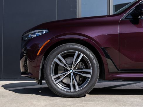 Used 2021 BMW X7 M50i w/ Executive Package image 11