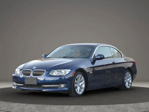 Used 2013 BMW 328i Convertible image 2