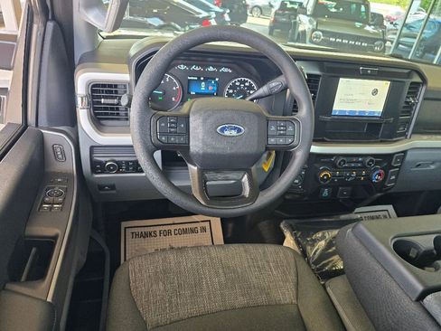 New 2025 Ford F550 4x4 Regular Cab Super Duty image 3