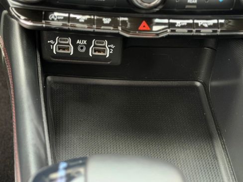 Used 2025 Dodge Durango GT AWD/4WD image 17