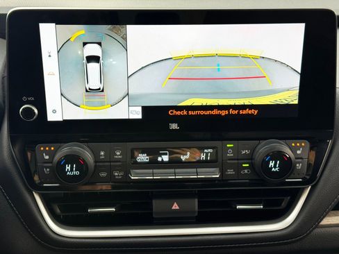 Used 2024 Toyota Grand Highlander Limited image 29