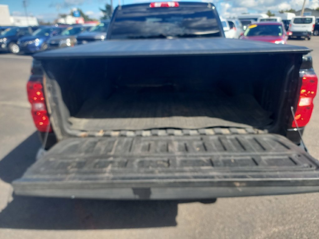 Used 2017 Chevrolet Silverado 1500 LT w/ Midnight Edition AWD/4WD image 28