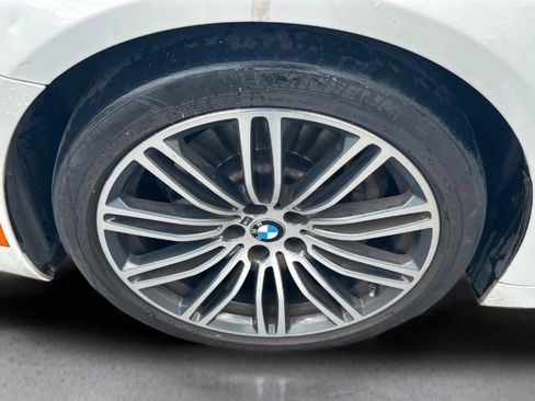 Used 2019 BMW 530i w/ M Sport Package RWD image 11