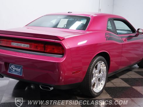 Used 2010 Dodge Challenger R/T RWD image 10