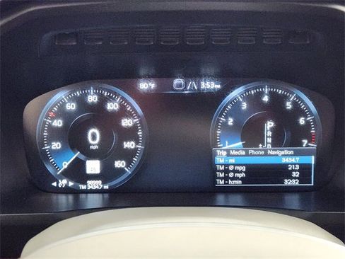 Used 2021 Volvo XC90 T6 Momentum w/ Advanced Package image 16