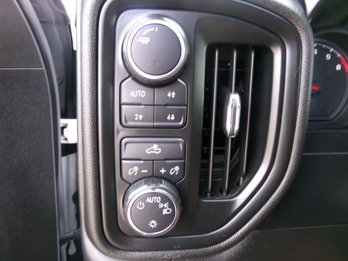 Used 2019 Chevrolet Silverado 1500 Custom Trail Boss w/ Custom Convenience Package AWD/4WD image 13