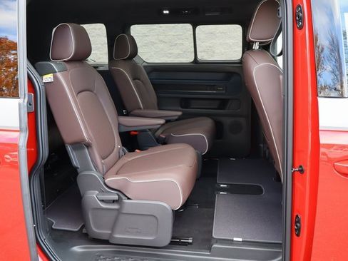 Used 2025 Volkswagen ID. Buzz Pro S Plus image 35