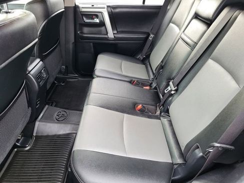 Used 2017 Toyota 4Runner SR5 Premium image 21