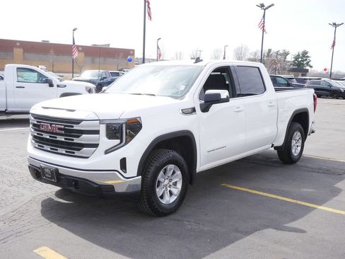 Used 2024 GMC Sierra 1500 SLE w/ Preferred Package image 4