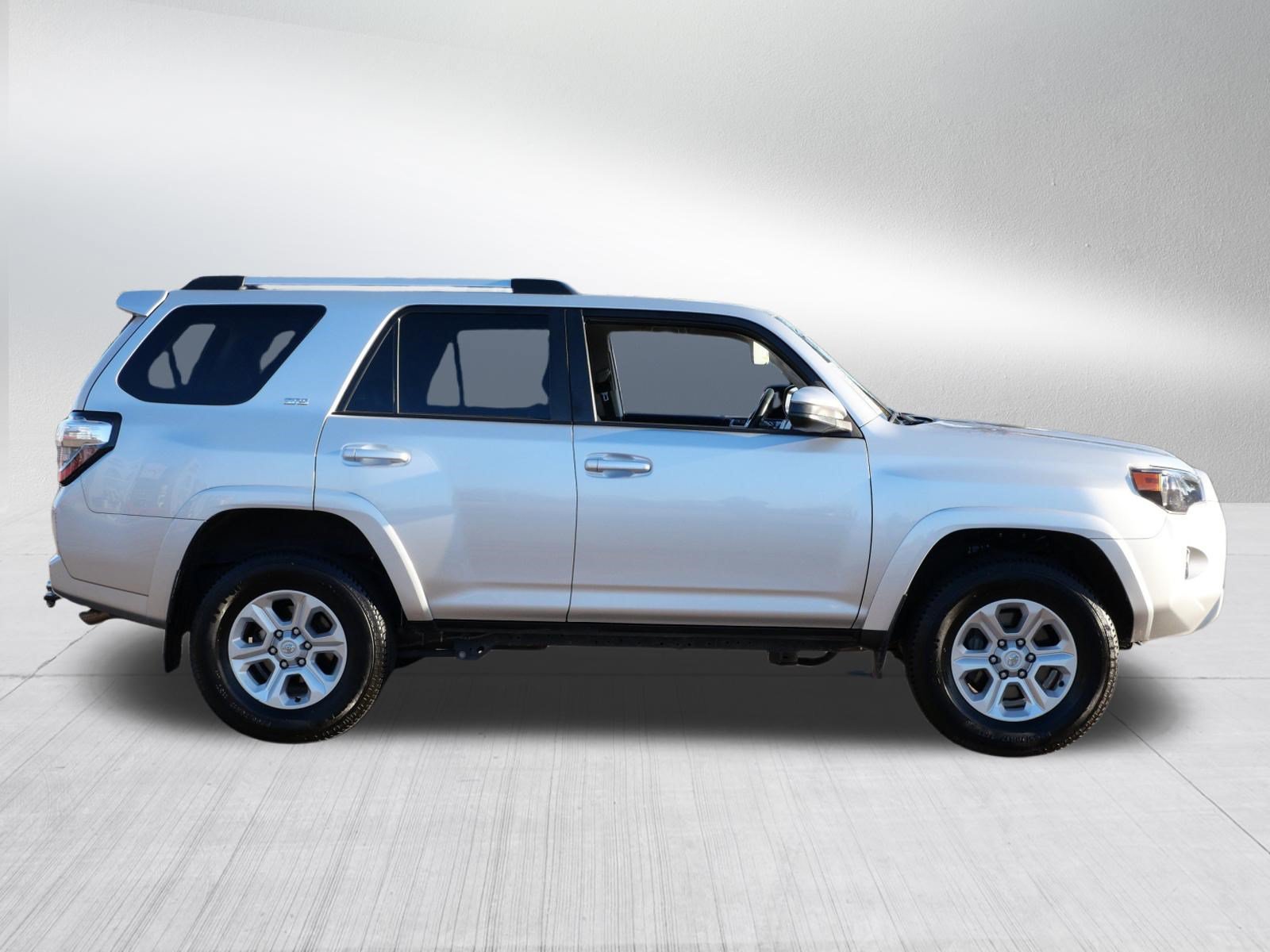 Used 2023 Toyota 4Runner SR5 AWD/4WD image 8