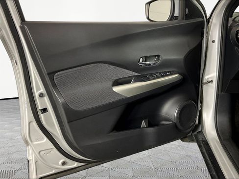 Used 2019 Nissan Kicks SV FWD image 20