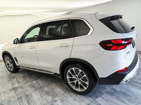 Used 2024 BMW X5 xDrive50e w/ Premium Package AWD/4WD image 4