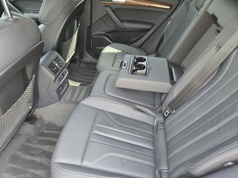 Certified 2024 Audi Q5 e Premium Plus w/ Premium Plus Package AWD/4WD image 40