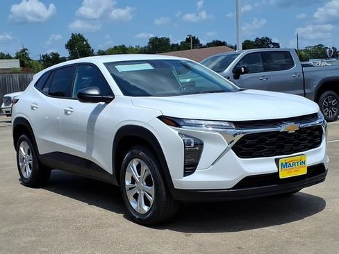 New 2026 Chevrolet Trax LS FWD image 3