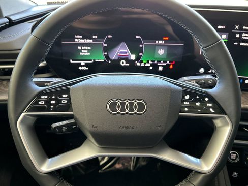 Used 2025 Audi Q5 Premium w/ Premium Plus AWD/4WD image 24
