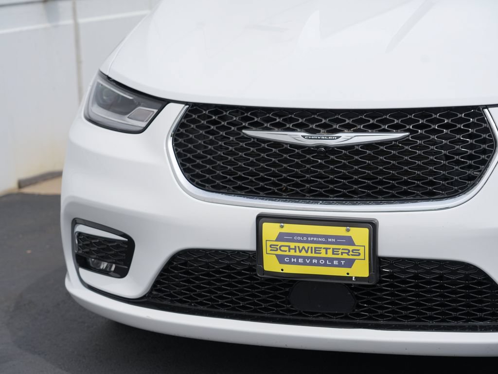 Used 2025 Chrysler Pacifica Select FWD image 9