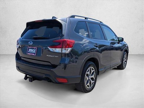 Used 2019 Subaru Forester Premium AWD/4WD image 5