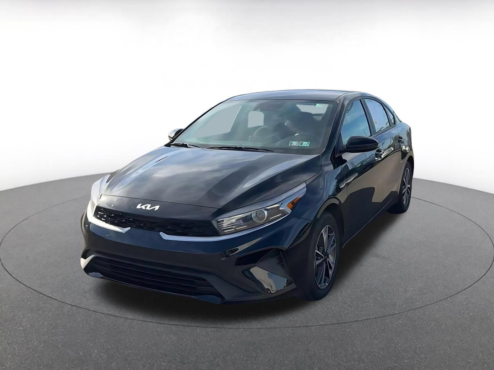 Used 2024 Kia Forte LXS FWD image 6