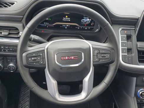Certified 2023 GMC Yukon SLT w/ SLT Luxury Package AWD/4WD image 14