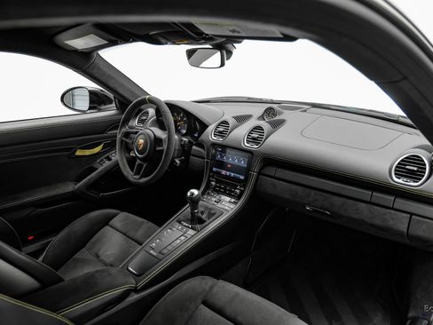 Used 2021 Porsche 718 Cayman GT4 RWD image 51