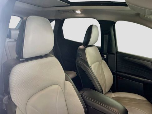 Used 2025 Ford Escape SE w/ PHEV Premium Package FWD image 28