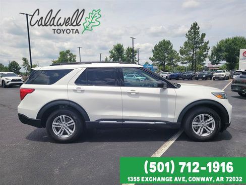 Used 2023 Ford Explorer XLT w/ Equipment Group 202A AWD/4WD image 4