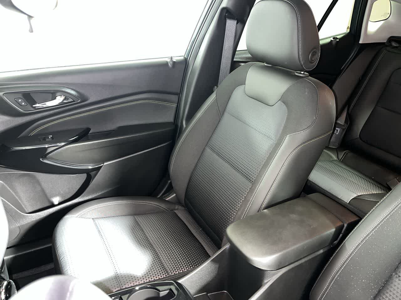 Used 2026 Chevrolet Trax LT FWD image 26