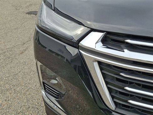 Certified 2023 Chevrolet Traverse LT image 28