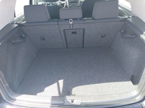 Used 2013 Volkswagen Golf 4-Door FWD image 11