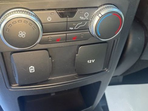 Used 2020 Ford Explorer XLT w/ Comfort Package image 22