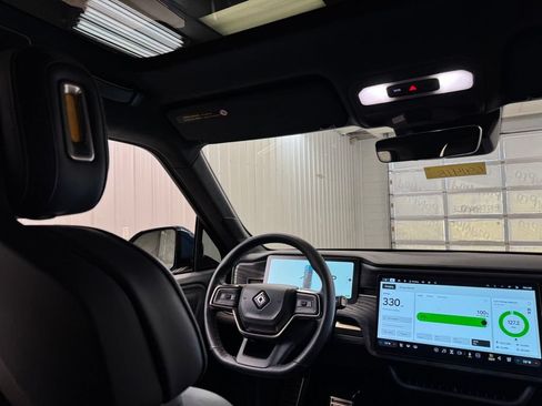Used 2023 Rivian R1T Adventure AWD/4WD image 26