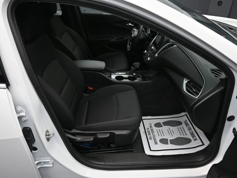 Used 2024 Chevrolet Malibu RS image 29