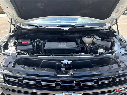 Used 2023 Chevrolet Tahoe Z71 w/ Luxury Package AWD/4WD image 9