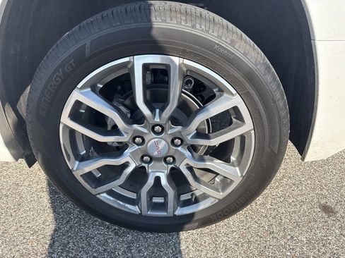 Used 2024 GMC Terrain Denali w/ Denali Premium Package AWD/4WD image 5