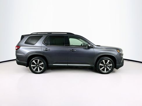 Used 2023 Honda Pilot Touring image 10
