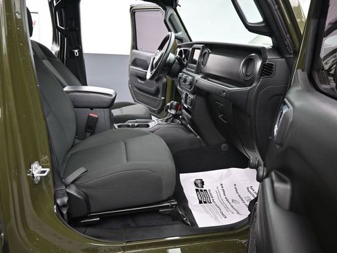 Used 2023 Jeep Gladiator Sport image 24